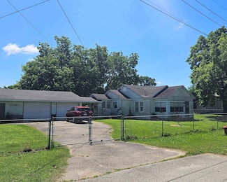1203 S Main St, Rector, AR 72461