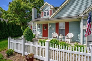 45 Eventide Ln, Hyannis, MA 02601