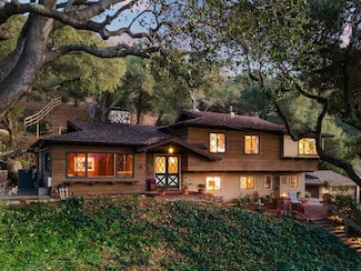 1990 Valley Meadow Dr, Oak View, CA 93022