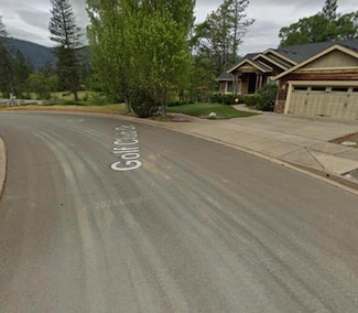 1490 Golf Club Dr, Cave Junction, OR 97523