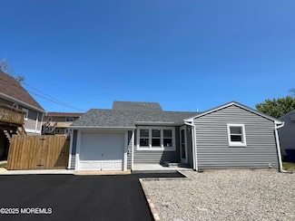 61 Longman St, Toms River, NJ 08753