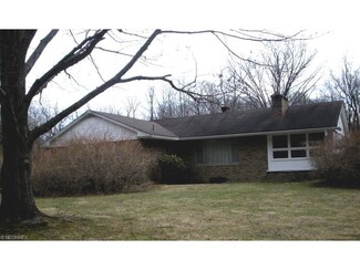 5723 Sleepy Hollow Rd, Valley City, OH 44280