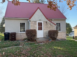 405 Maple St N, Mabel, MN 55954