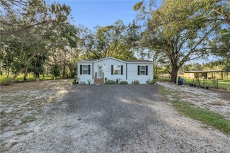 1079 Summerall Rd, Labelle, FL 33935