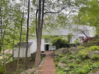 98 Hunting Ridge Rd, Greenwich, CT 06831