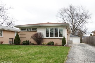 1181 S Chestnut Ave, Arlington Heights, IL 60005