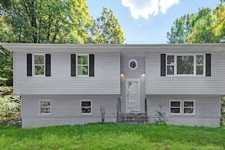5760 Route 82, Clinton Corners, NY 12514