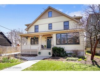 2426 Simpson St, Evanston, IL 60201