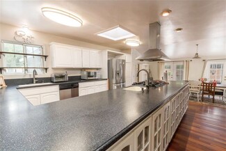 5364 Central Ave, Bonita, CA 91902