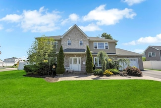 59 Saddle Ln, Levittown, NY 11756