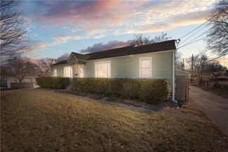 8911 E 59th St, Raytown, MO 64133