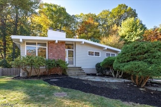 15 Kingsley Rd, Ringwood, NJ 07456