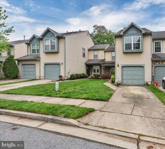 12 Hollowell Way, Mount Laurel, NJ 08054