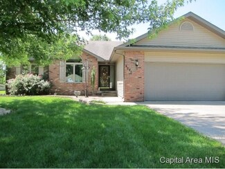 4640 Dickey John Rd, Auburn, IL 62615
