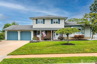 7 Zaleski Dr, Sayreville, NJ 08872
