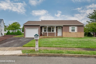 5 Wiltshire Ct, Toms River, NJ 08757