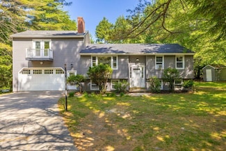 2 Orchard Rd, Cumberland Center, ME 04021