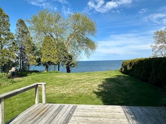 2509 Lakeshore Dr, Sheboygan, WI 53081