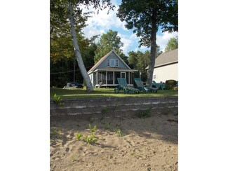 517 Salem Dr, Derby, VT 05829