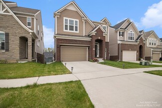 2876 Dillon Dr, Ann Arbor, MI 48105