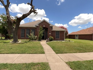 2818 Pecan Meadow Dr, Garland, TX 75040