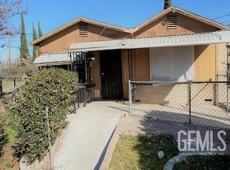 2320 Berkeley St, Bakersfield, CA 93305