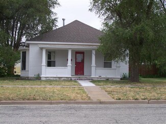 209 N 9th St, Wakeeney, KS 67672
