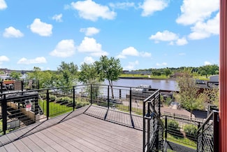 240 Spring St Unit 211, Saint Paul, MN 55102