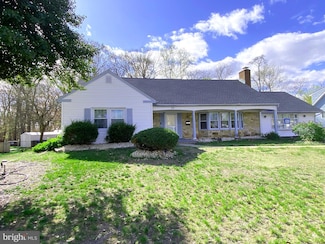 30 Winterberry Ln, Willingboro, NJ 08046