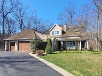 59 Scenic Oaks Dr S, Bloomfield Hills, MI 48304