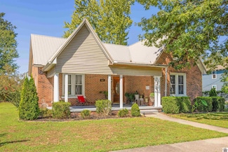 931 S 8th St, Mayfield, KY 42066