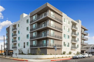 11714 Archwood St Unit 201, North Hollywood, CA 91606