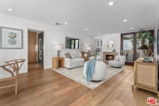 817 5th St Unit B, Santa Monica, CA 90403
