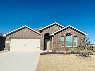 300 Saguaro Dr, Fort Worth, TX 76052