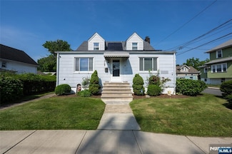 71 Pickens St, Little Ferry, NJ 07643