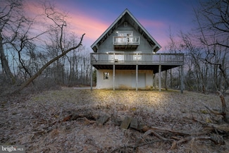 1130 Horizon Dr, Long Pond, PA 18334