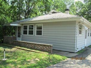 1261 33rd St NE, Cedar Rapids, IA 52402