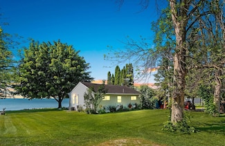 165 Sun N Surf Dr, Luxemburg, WI 54217