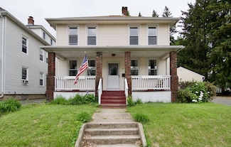 82 Worcester St, West Springfield, MA 01089