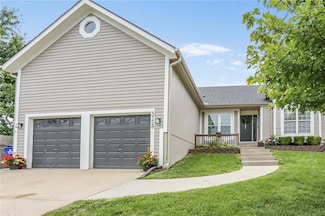 5158 Lakecrest Dr, Shawnee, KS 66218
