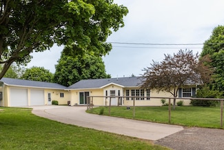 409 Hillcrest St E, Lanesboro, MN 55949