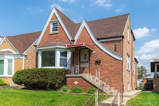 6640 W Foster Ave, Chicago, IL 60656