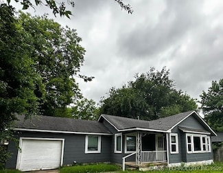 829 E 7th St, Ada, OK 74820