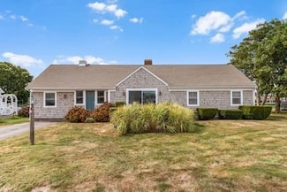 224 Menauhant Rd, East Falmouth, MA 02536