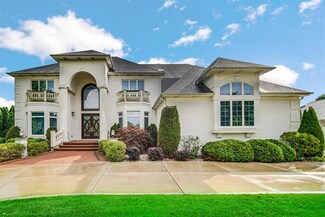 1200 La Forestiere Ct, Dyer, IN 46311