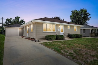360 29th St NW, Cedar Rapids, IA 52405
