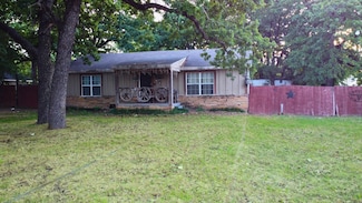 2404 Handley Dr, Fort Worth, TX 76112