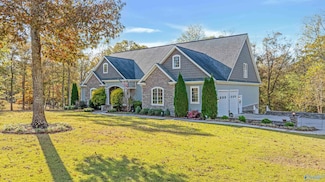 403 Autumn Ln, Rainsville, AL 35986