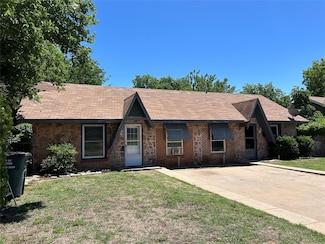 527 S 18th St, Clinton, OK 73601
