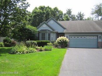 23 Sedgewyck Dr, Delmar, NY 12054